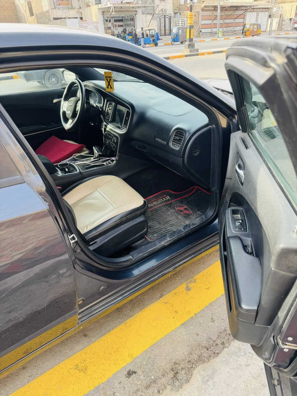 جارجر موديل ١٦
نحويل مباشر
سياره جاهزه
نبريد
حداديه نص عمر
نايرات جدد
بصمه تشغيل عن بعد مكان سياره ميسان
سياره بيها قطعه واحده
الحاملغ الخلفي وضربه امريكه بنيد راجع نفسه وبيها ضربات صغار يرجعن بارد ما سويتهن وحده بالجاملغ الكدام وباب صدر
السعر ١٦٠
***********
مكان سياره ميسان العماره
