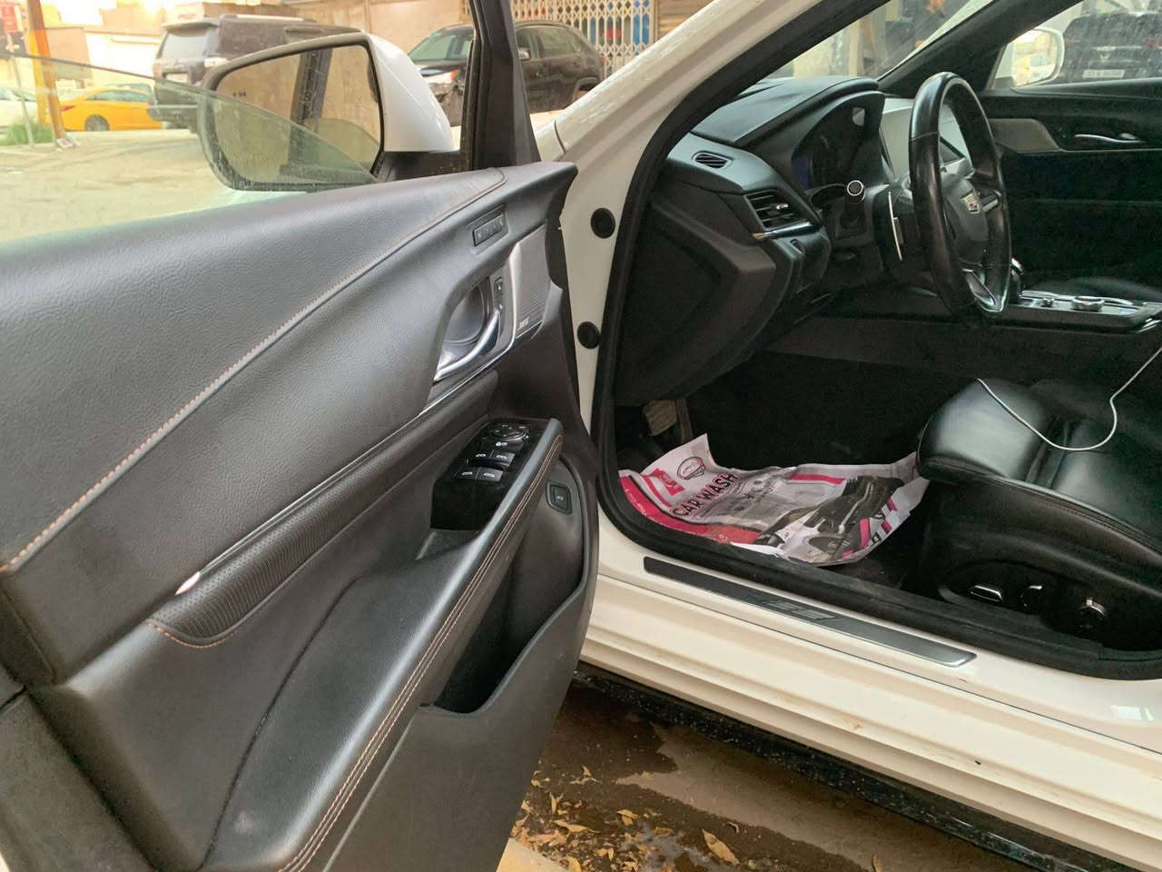 كاديلاك ct4 فائه الV
مكينه اربعه سلندر 2700 
صوت رياضي بلادي فصله بلاديه. 
حادث من امريكا ربع جاملاغ ودعاميه خلفيه وقبق جنطه مبدل بلادي السياره بعده بحاله الوكاله ماشيه 62000ميل 
سعره 22500$
مكاني بغداد نفق الشرطه *********** بغداد, العراق
