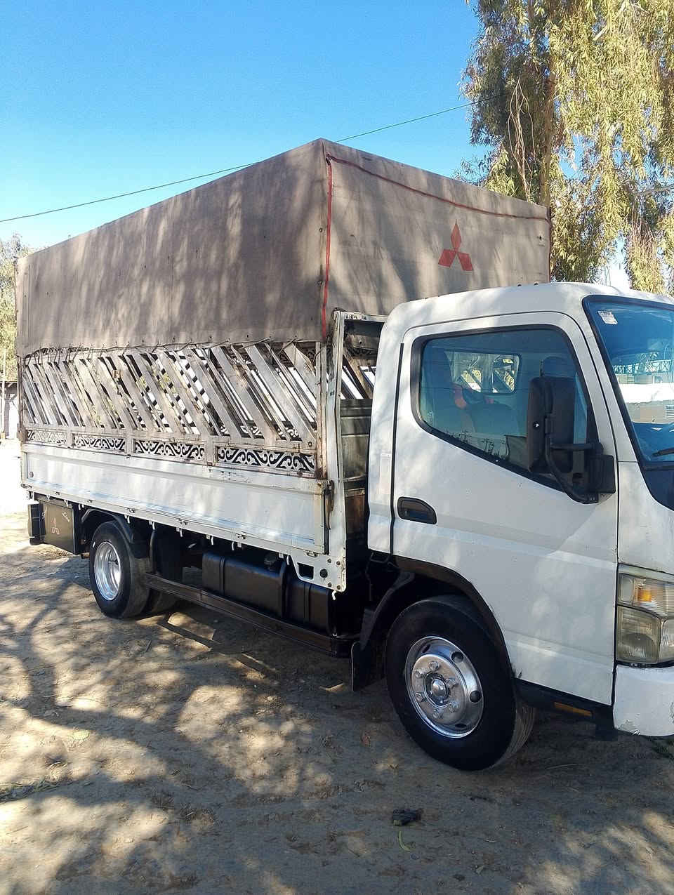 سلام عليكم كنتر للبيع موديل 2016 رقم جديد سنويه جديده مكفول ماعدا بارد قليل باب سائق سعر 220 تفاصيل اكثر اتصل ***********
