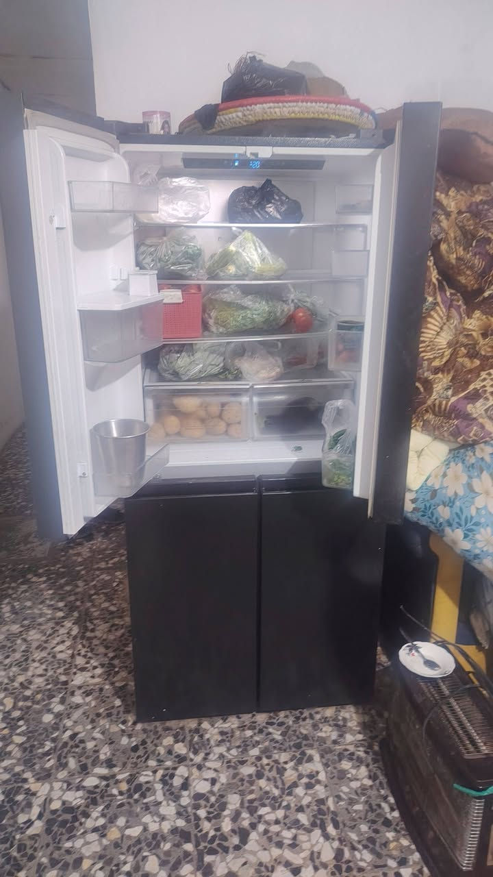 السلام عليكم ثلاجه للبيع نضافه ٩٥ بل ميه المكان الكمالية سعرها مليون و١٠٠ وبيها مجال *********** تواصل عل هاذ الرقم
