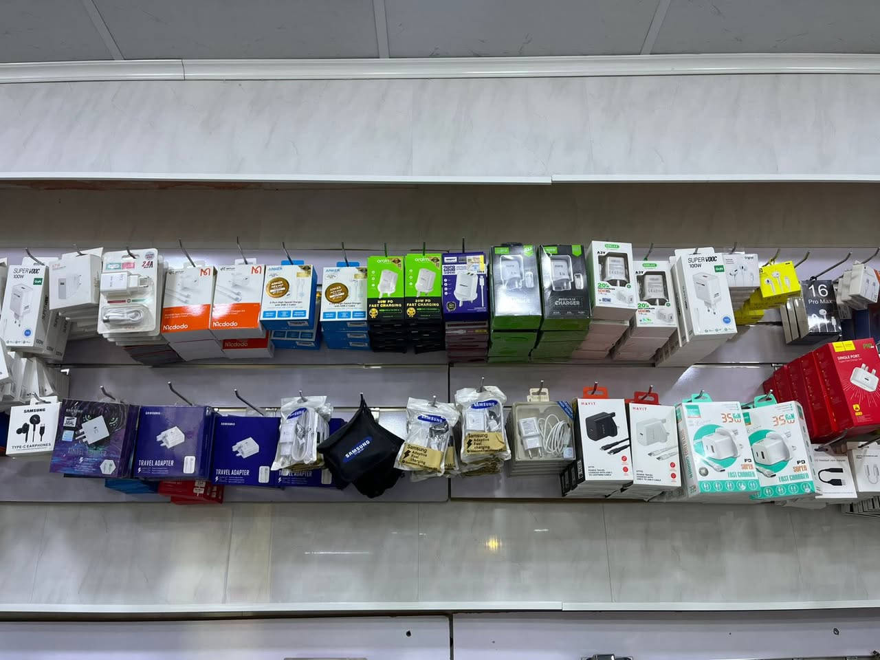 السلام عليكم متوفر جميع الاجهزه والاكسوارات ب اسعار مناسبه زورونه
العنوان السوق القديم كراج الجرناف مركز الريان للموبايل 
***********
