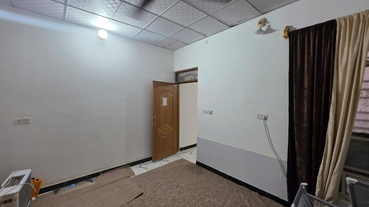 بيت للبيع مساحة 100 متر +3 متر فضلة، العنوان حي الخليج قرب صيدلية غصن الرمان، طابق ونص
الطابق الأول كونكريت، أما الطابق الثاني عگاده
بناء سنة 2023، حديث
الواجهة 5، النزال 20
السعر خاص أو الأتصال ع الرقم
***********
