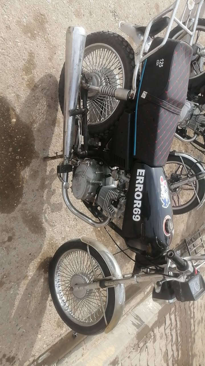 سعره 210 الف 
نامي 4 گير موديل ٢٠١٧
ما بي أي عيب تعمير جديد
تانكي صفاحيات دبلات كشن
محرك تجفيت جديد
كهربائيات شغال لايت
***********
