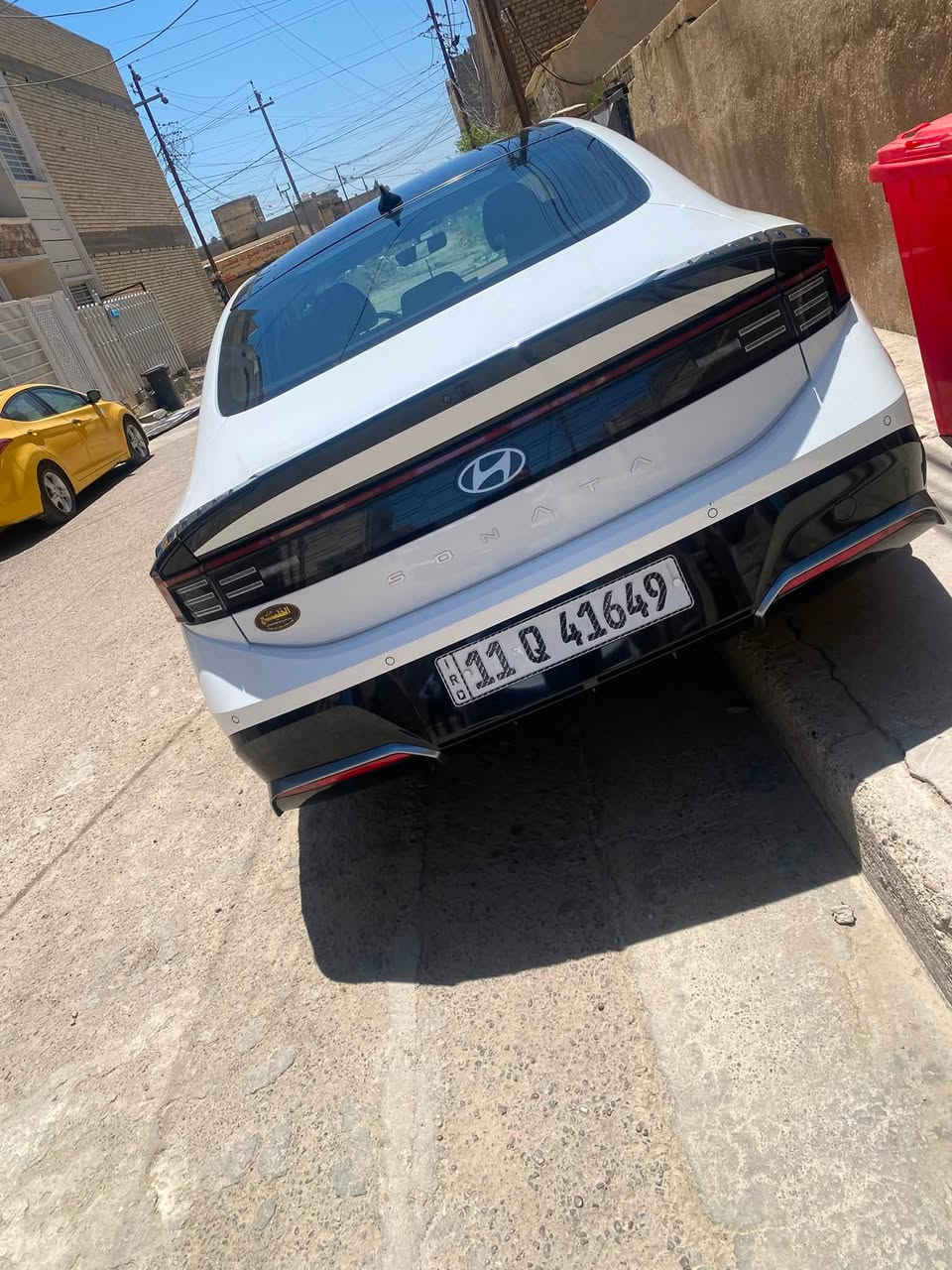 سلام عليكم للبيع هيونداي سوناتا 2024 خليجي وكالة الاولى موتر ام الضمان محرك 4 سلندر  2.5 DGI  تنفس طبيعي ماشيه26الف كيلو . 
السيارة بحاله الوكاله  
مواصفات السيارة
 فول شاشه متصلة. بانوراما. مقاعد جلد وكهرباء بلكامل .داخل جملي. حساسات امامي خلفي. كامره دوار. دخول. ذكي بصمه تشغيل عن بعد. تبريد لمس .ابل كار . نضام صوتي 9 سماعات. ستائر خلفيه. صندوق ذكي. تبريد قطعتين .ويل حجم 18. إنارات داخليه متغيره. ترحيب بل مري. مري كهربائي. شفتات ستيرن. اوتو هولد .كشافات ضباب وضعيات قياده 5 وبعد بيها هواي مواصفات 
السيارةبلحقيقة احلى بهواي ونضيفة وجديدا جدا بانزين فقط محسن  والسيارة استخدم شخصي فقط على ايدي من الوكاله .السيارة رقم بغداد ومكانها تقاطع حي التراث. 
التواصل 

‭***********‬
