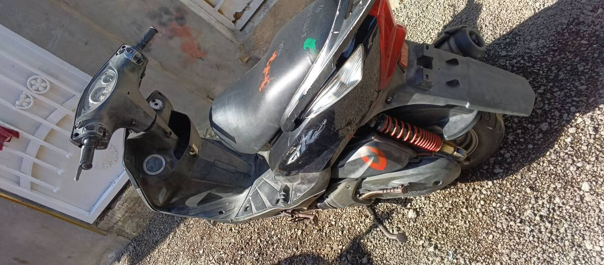 للبيع دراجة ثعلب حاوية اي نقص مابيه مكينة ممفتوح برغي واحد بيه وتجي وشوف بعينك وصور كدامك شراي هذا رقمي ***********مكاني دورة ابو دشير سعر 650وبيه مجال قليل للشراي
