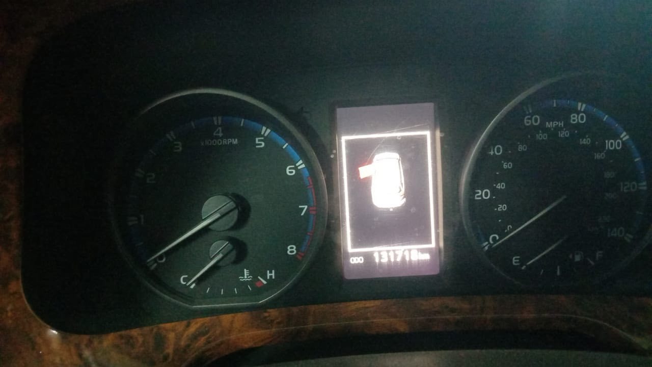 راف فور Rav 4 2018
السياره باسمي رقم بغداد دولي 
ماشيه ١٣١ الف كيلو 
صفحه السايق البيبان كلير فقط بدون صبغ وبدون اي قطعه مفتوحه 
مكاني بالكاظمية ***********
