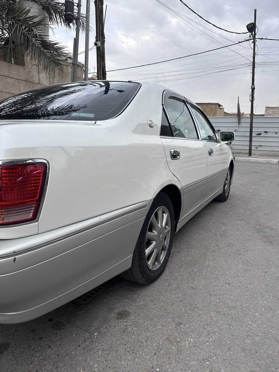 السلام عليكم  مكلف بالنشر  مكلف بالنشر 
للبيع ملكة (جنون)
موديل ٢٠٠٠
تسجيل جديدد قرار ٤٨ شرط التحويل نفس اليوم 
رقم بصره هزا جديد رقم جديد 
فول ١/١
فتحه سلايت كشنات ٤ كهرباء برده خلفيه شاشه اصل سيدي ٦ اقراص بلاتوث كامره كامرات امامي بلادي حساس دعاميه تحوير فوك جوا معيود 
دشبول عارف العيساوي تخم تاير حداد من طول لطول دبل شاشه ليزري وعادي ستيراً كهرباء تبريد خلفي امامي ماشيه ١١٣ داخلي بيجي  يرباك كشن وتكم ودشبول سياره جاهزه من طول لطول 
شرط ماتذب عليها دينار واحد  
محرك ديفور الجبير شاصي ٧٥ ويكب نجمه 
اريل امامي لحيه قواعد ارقام سياره مرتبه وجديده
اي ستفسار الاتصال بالرقم ***********محمد
مكان السياره بصره حي المهندسين
سياره كفاله من دعاميه لدعاميه 
كفاله من صبغ عراق واليابان بيها فقط سحب كارت
