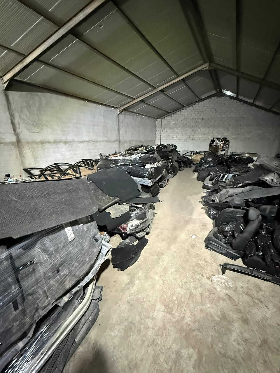 تم بحمد الله تفرغ حاوية تفصيخ هوندا 2023_2025
اكورد انسايت سيفك
في موقعنا في الغزالية مجاور بانزين خانه جنينه الغزالية
نستقبل طلباتكم في فروعنا الاخراى 
بيت الهوندا سوق بغداد
الفلوجة شارع ٦٠ مجاور معمل البلوك 
دهوك دبي اوتو
🔥🔥عرض لفتره محدوده🔥🔥
(ABS )مع البرمجه 
700$
***********
