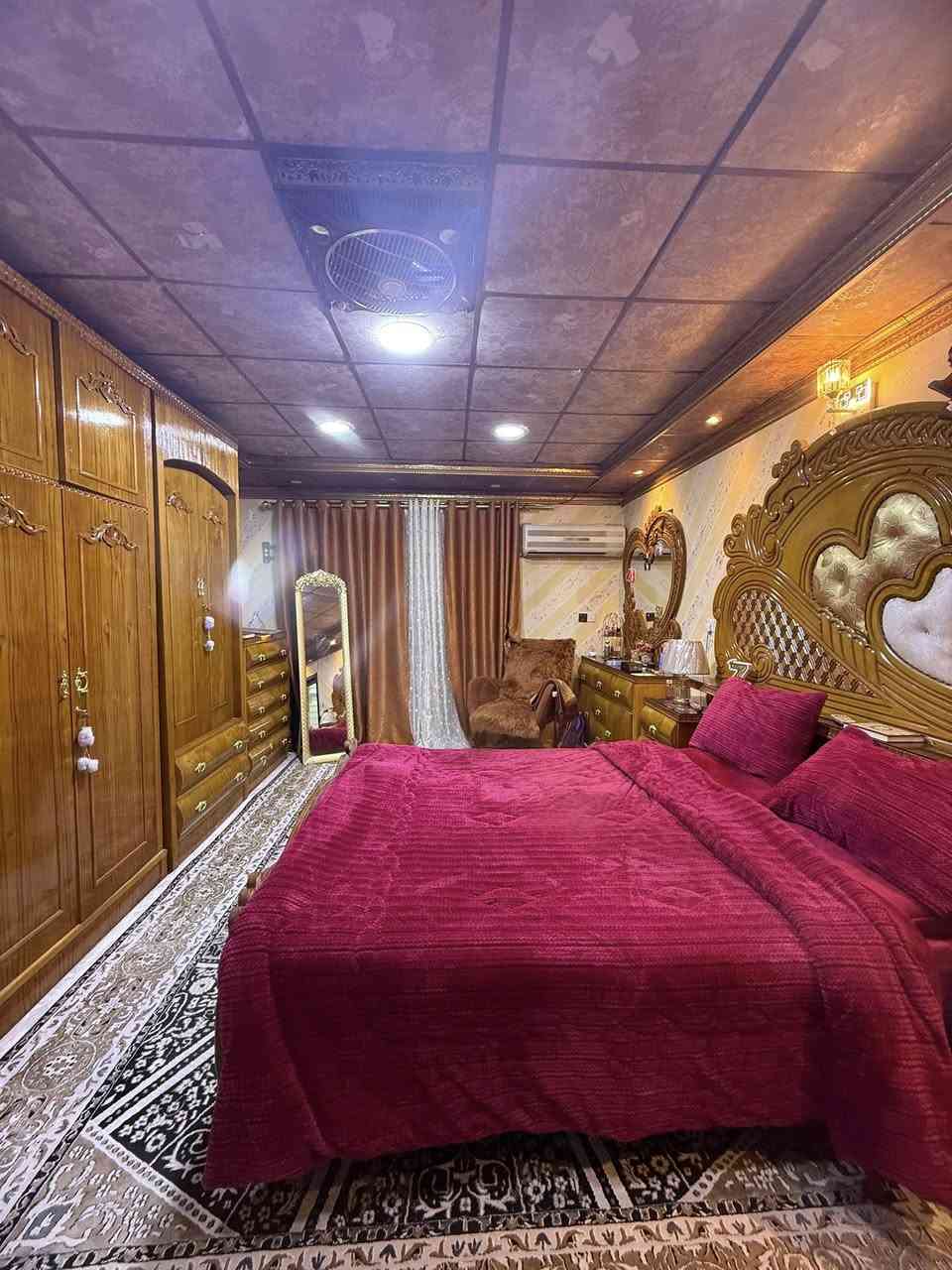 دار للبيع حي البكر مساحه 348 متر 
واقع حال 380 متر واجهه 15.20 
شارع 12 متر شروق 
طابقين 6 غرف نوم وهولين واستقبال وخدمات ومطبخ وكراج كبير وحديقه للإستفسار مراجعة المكتب او الاتصال على الأرقام التالية   عمار العبيدي   

***********

*********** واتساب

  ايمن   

 ‏‪0750 214 4093‬‏    ‏

‏‪0775 630 2993‬‏ واتساب

   اوس 

‏ ‭0770 287 3744

‏  ‬ ‭0750 219 5078‬    

ابو سند 

‭0 775 714 2899‬

عنوان المكتب حي النور سايدين دانية ماركت مقابل افران الرائد   #الرواسي_للعقار
