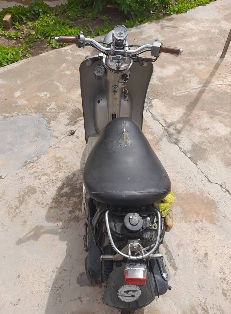 عبد الحليم للبيع كلشي ماعايزه برغي ماتحط 
انطي تراي شرط للدجيل  مكينه فول مبدل بوشه وبستم 80 مو 60
والله تاكل الكاع من تمشي كفراتهه الاصفاح عندي اني شايلهن 
سعره 250 وذا مراوس بماطور ايراني راس براس اراوس 
هاتف ***********
