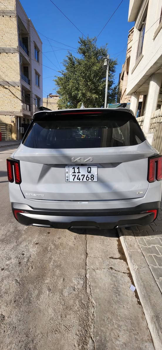 سورنتو ٢٠٢٤ XLin. سمنتي
.
 سيارة فول vip
.
كامل المواصفات بيها
.
حادثها فقط بارد الباب خلف السايق ورصعه جانت بالصندوق 
حادثها من امريكا بارد باب خلف السايق والشاشه الداخلية والجامه الاماميه فقط 
.
والباقي كله مكفول سيارة 
ماشيه هسه ١٢ الف ميل
.
السعر ٣٢٥ 
.
مكان السيارة بغداد الاعظمية
.
***********
