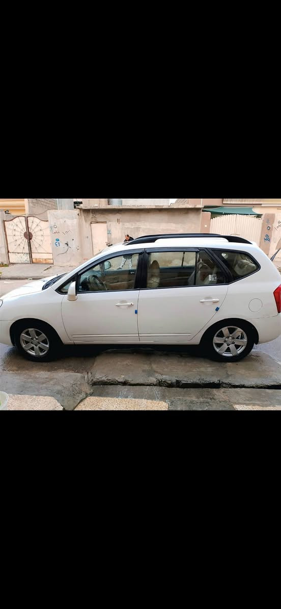 السلام عليكم
للبيع
 سيارة كيا كارينز 2009
رقم نينوى دولي
اني الشرعي
محرك 2400
سبعة راكب
مقاعد جلد 
الهزة جديدة
ضررها بوند مبدل
جامرلغ الورا من جهة اليمين
السعر 105
رقم ***********
رقم ***********
مكان موصل حي الكرامة
