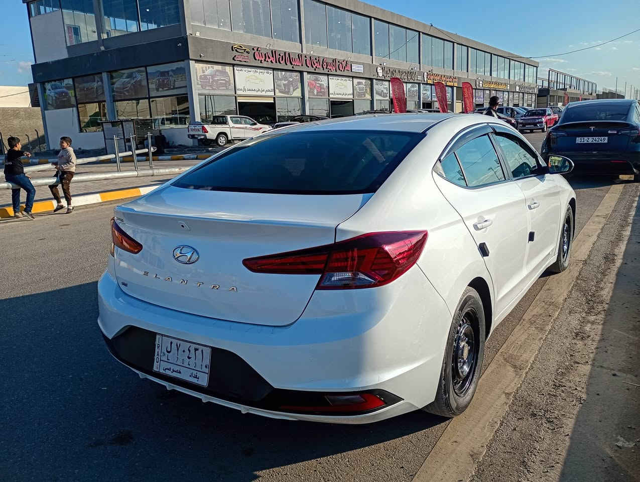 السلام عليكم للبيع النترا م2020 أمريكي بيها صفحة السكن صبغ بدون دواخل السيارة حلوه  مابيها نقص برغي كير محرك وضع شركة 
رقم بغداد معوقين بعد 10 اشهر وصير حره المعوق شاب بعده السعر 120 عنوان واسط الصويرة فلكه الزعيم ***********
