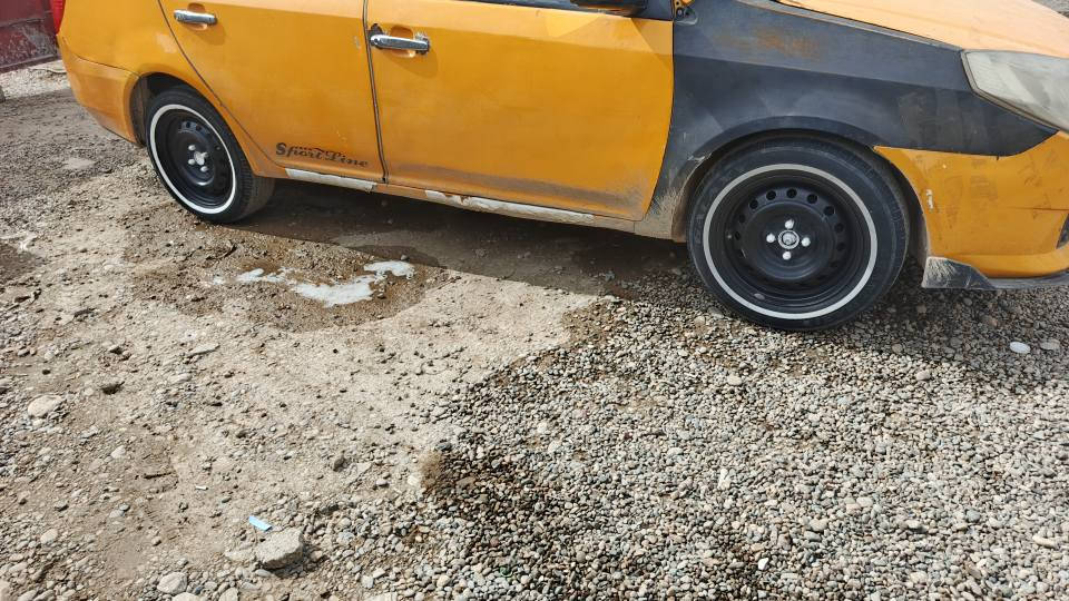 سلام عليكم عندي هاي الويل وتايرات اريد ابدله اب حجم 14 ولي عندي حجم 15 شعندك نزل بل تعليق بس حجم 14 ويل عادي ويل كروم نزل هوه وتايراته ونطي هوه وتيراته ***********
