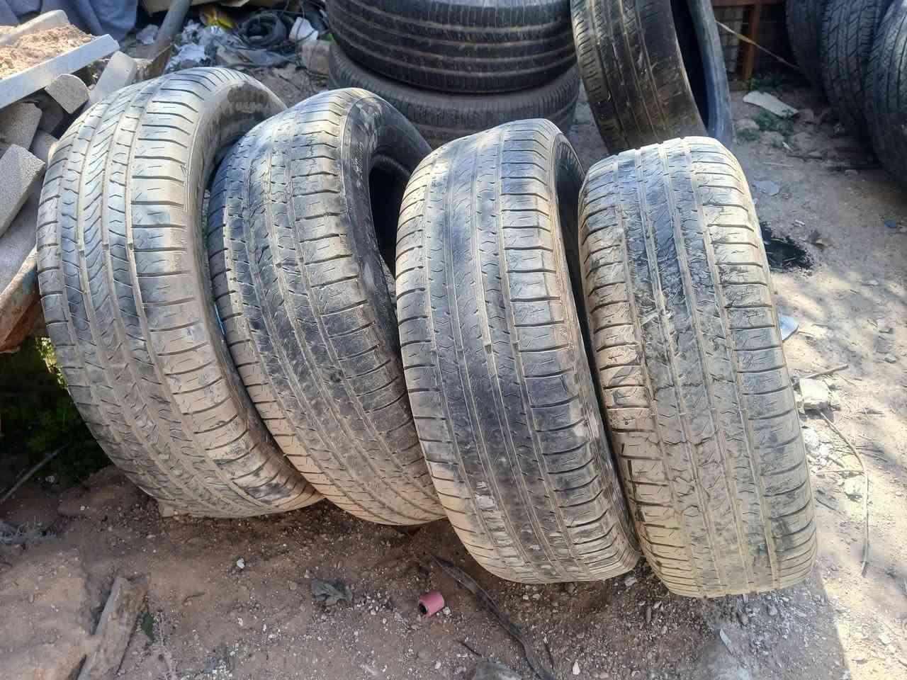 السلام عليكم وتقبل الله منا ومنكم صالح الأعمال رمضان كريم.
=تخم تاير قياس ٢٦٥/٦٠/١٨ مستعمل إنتاج صيني ٢٢ و٢٤ السعر ٦٠ ألف 
=تخم تاير قياس ٢١٥/٦٥/١٧ مشلين  أمريكي إنتاج ٢٢ السعر ١٠٠ ألف 
=تك تاير قياس ٢٣٥/٥٥/١٩ إنتاج ٢٢ السعر ٢٠ ألف 
الإتصال او واتساب  
*********** 
بغداد  زعفرانية.
