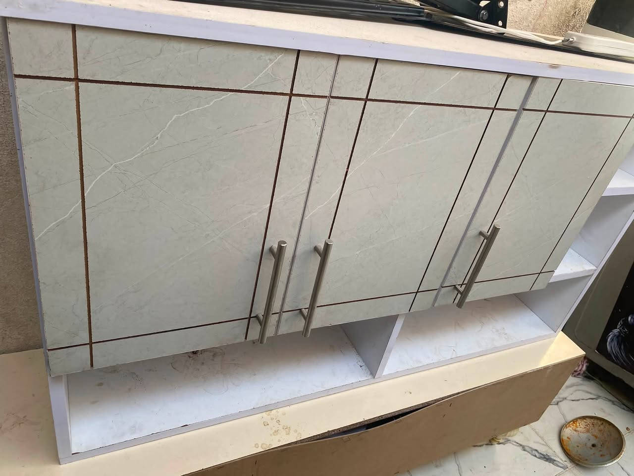 مرحبا كاونتر مرمر ٣ قطع بلازمه وحده منهن عطلانه وخساله اوتماتيك هم عطلانه وطباخ بس سب ٢ عيون وفرن يشتغل وتخم اخو الجديد ٧ قطع ميز طعام يتكبر ويزغر وياه ٦ كراسي لازمه جديده كاونتر جديد الكاونتر سعره ٢٥٠ خياله سعرها ٧٥ بلازمه شغاله سعرها ٧٥ طباخ سعره ٧٥ تخم اصلي تسكام ٢٠٠٠ ميز طعام ١٢٥ بلازمه عطلانه سعرها ٢٥ تشتغل نص شاشه المكان زعفرانيه قرب جسر مريم ***********ام نفس
