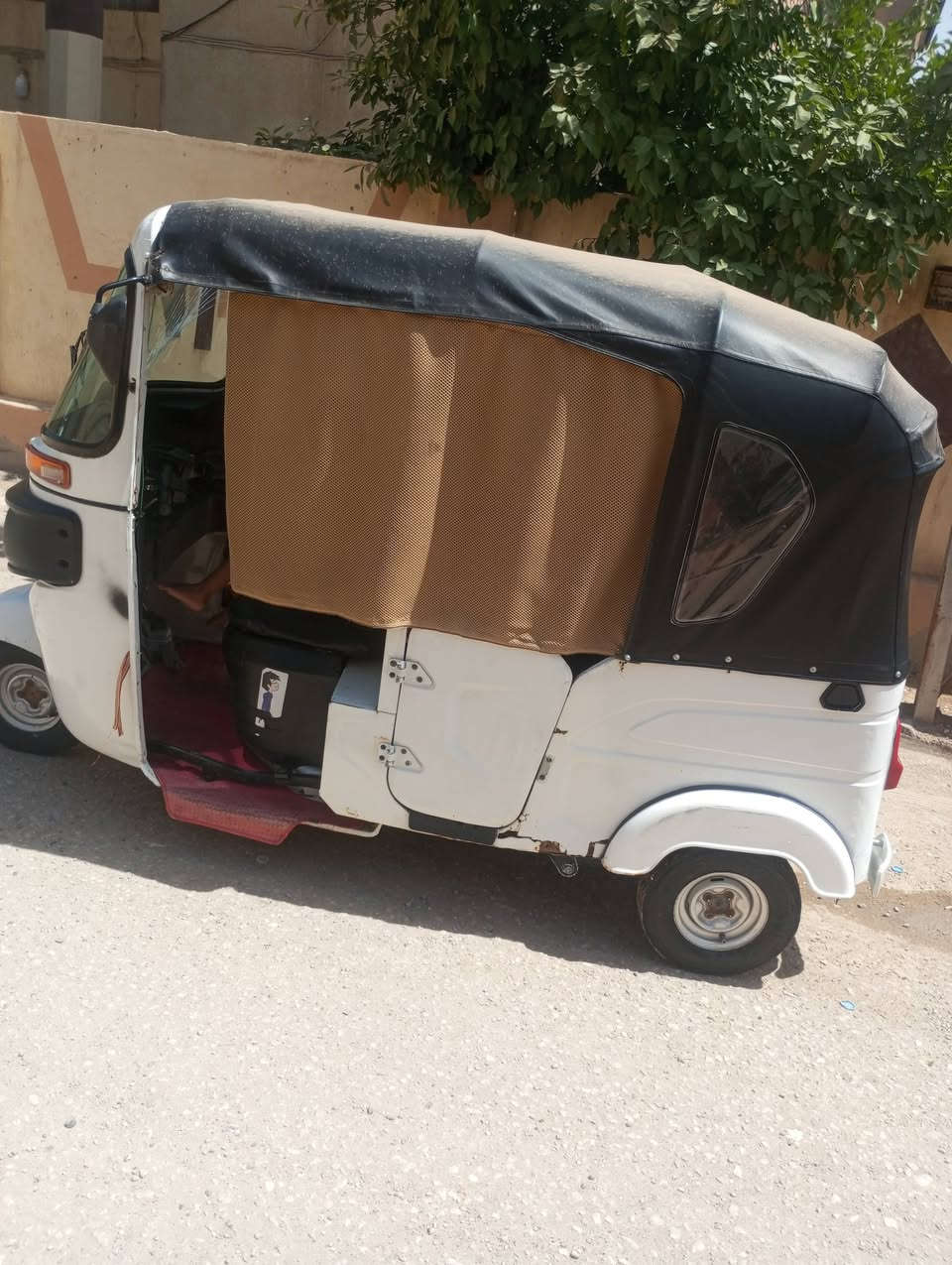 السلام عليكم تكتك للبيع موديل 21 محرك مكفول رقم بغداد داور وتستلم لوحات بيها طخات بسيطة وخياس بسيط بدوس  مكان بابل شوملي سعر ٧ وبي مجال بسيط باقي تفاصيل اتصل *********** بي واتساب
