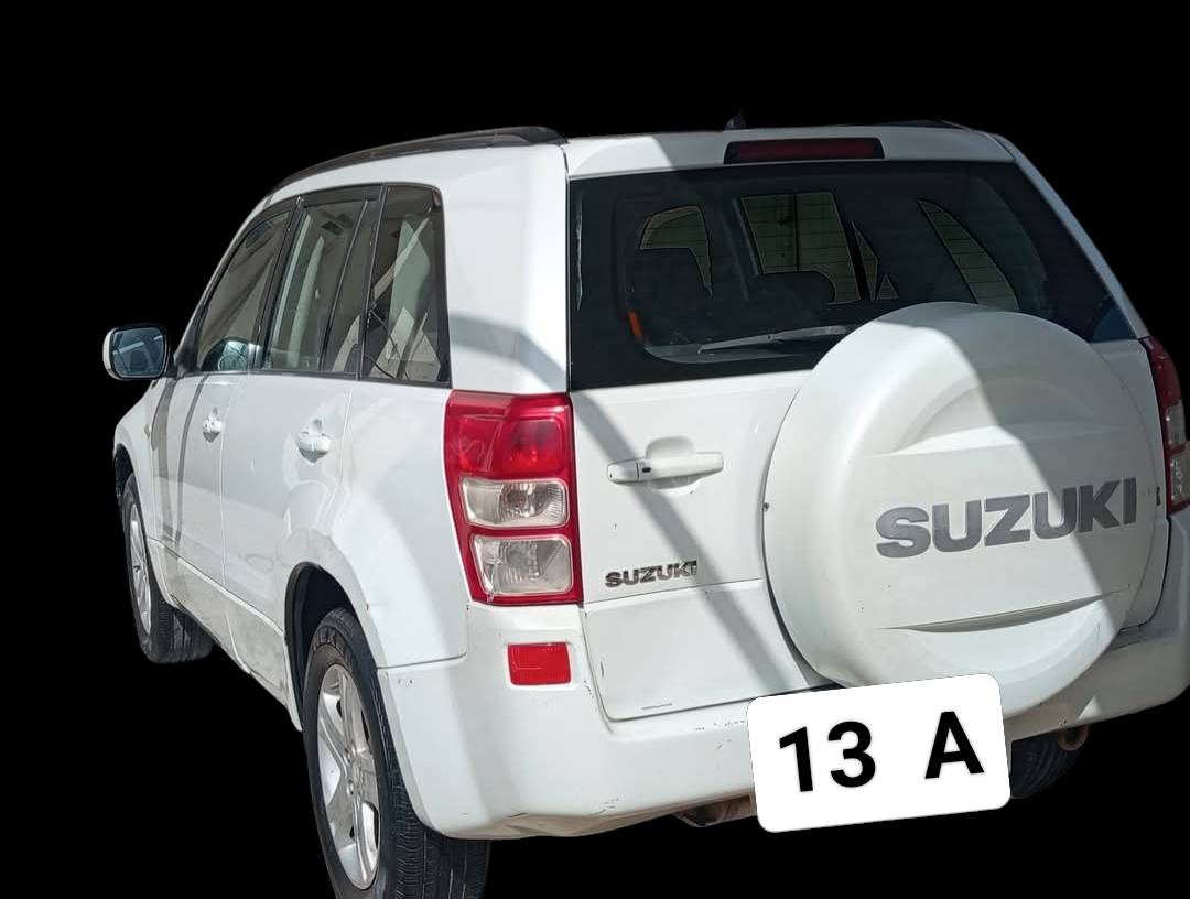 للبيع 70 ورقة
سوزوكي كراند فيتارا موديل 2007
لون أبيض رقم أنكليزي دولي
محرك حجم 2000 أربعة سلندر
دفع رباعي كل شي بيها شغال تدفئة تبريد كهربائيات ميكانيك حداده مبيها أي نقص
العنوان بغداد نواب ضباط الأمين قرب مركز شرطة الأمين
للاستفسار ‏‪0772 460 2569‬‏
