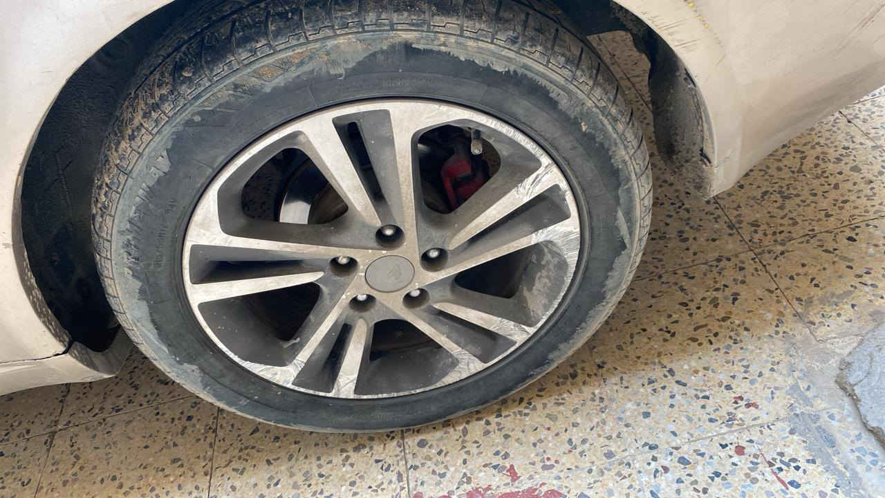 تخم ويل كب وتايرات انتاج 25 حجم١٦
جدد لوك 
وعندي تخم ويل كب وتايرات نص عمر حجم١٧ هم للبيع 
مكاني بغداد الكرخ 
***********
