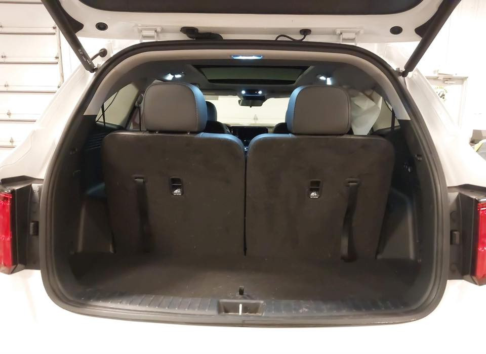 مواصفات
سورنتو ابيض 22 sx 
امريكي رقم أربيل الماني
بانوراما 
كشنات جلد كهرباء تدفئة منفصل
منافذ يواس بي بالكشنات
بصمة تشغيل وابواب وصندوق 
وتشغيل عن بعد 
قياده ذاتيه وتوقف عند الاقتراب 
رادار امامي وجوانب بالمري
اشاره بالمرايه
دخول ذكي
اربعة انظمة قياده
شاحن لا سلكي
محرك 2500توربو
ويل كب اسود مميز
ماشيه 50 ألف ميل وقابله للزياده
تخم تاير كوري
الضرر نصف جاملغ امامي فقط 
مع ايرباك تكمه 
السعر 265 
للتواصل ***********
مكان السياره الفلوجه
