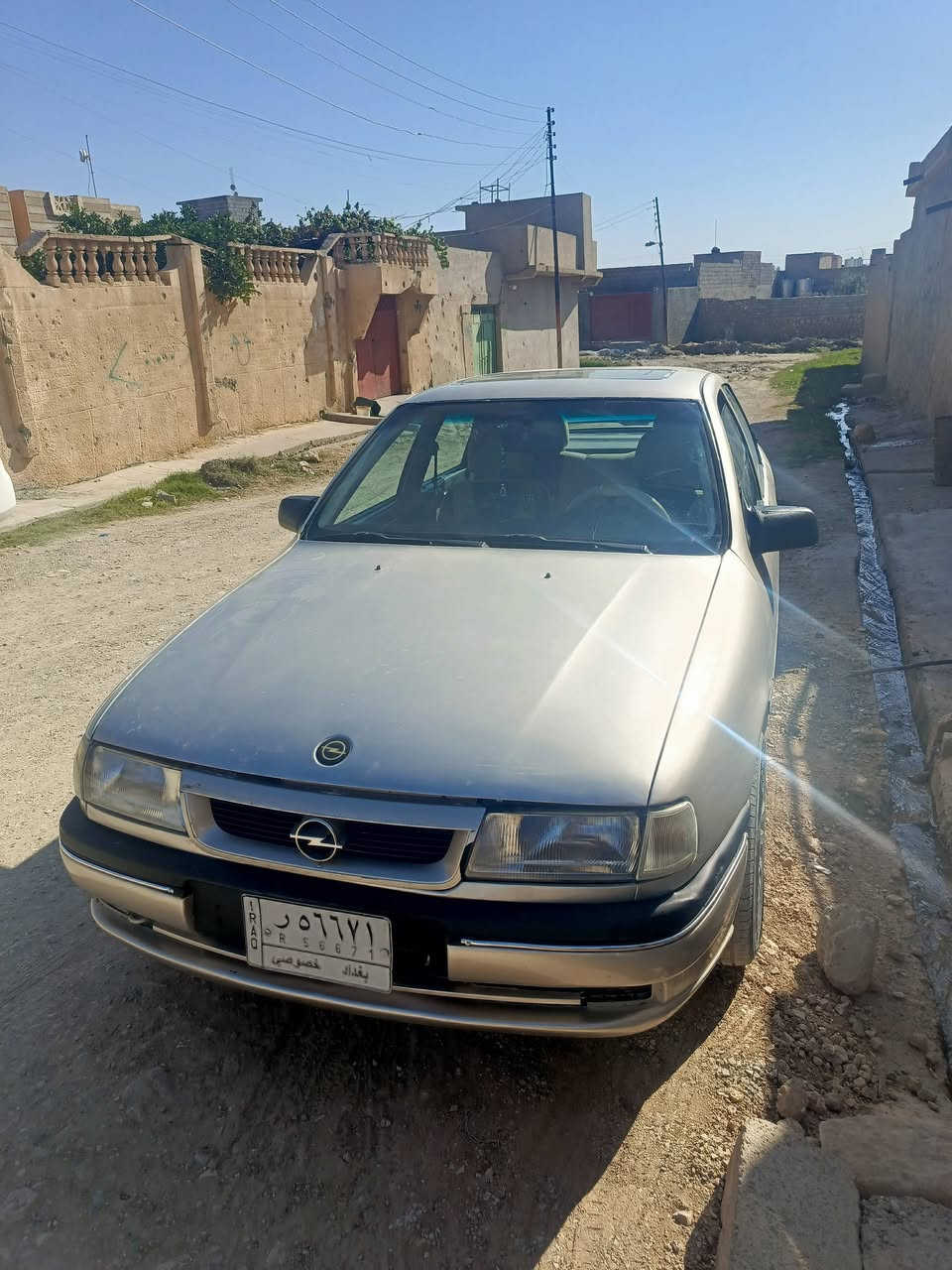 السلام عليكم اوبل فكترا للبيع موديل 1992 حجم18سياره جديده مال جناي رقم بغداد سعر 47 او بي مجال 
عنوان تلعفر 
رقم الهاتف ***********
