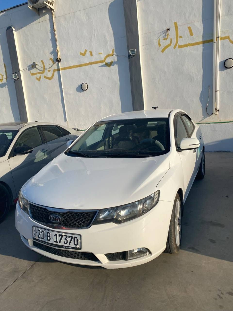 كيا سيراتو
فول فول مواصفات بدون فتحه 
كلين بدون صبغ بدون بارد
اسياره جديده
من صدر امامي خلفي
طخم تواير 
شرط الكير ولمحرك 
وشرط اتحويل
ترهم مقدمه زينه وترهم مراوس
رقم الهاتف ***********
