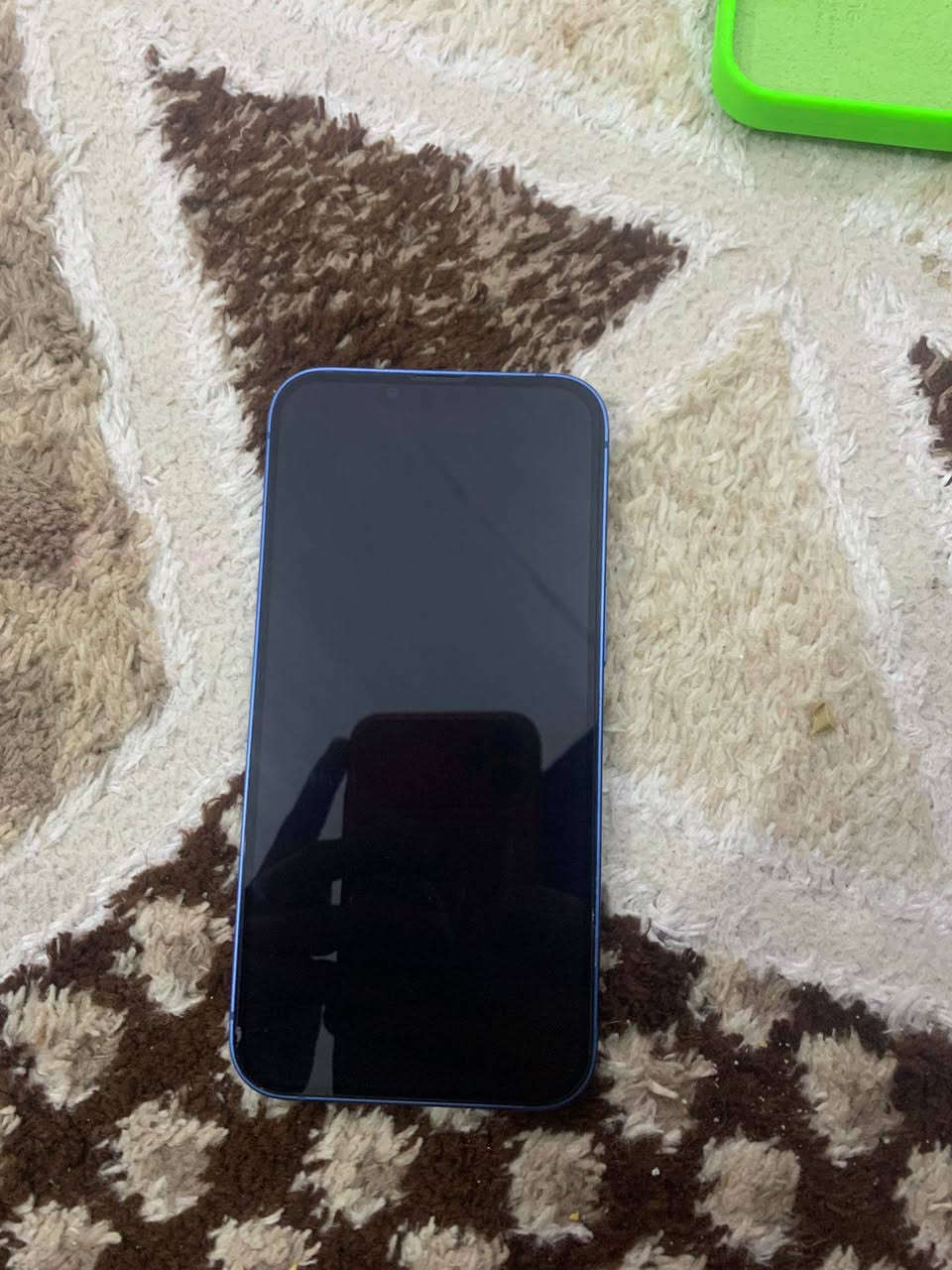 ايفون 13نضيف اي خلل مابي اذا تلكه بي زلغ مرجوع وتفاصيل يمك الصور وشوفهه سعر 450وبي مجال  متواجد ماسنجر وتساب رقمي ***********
