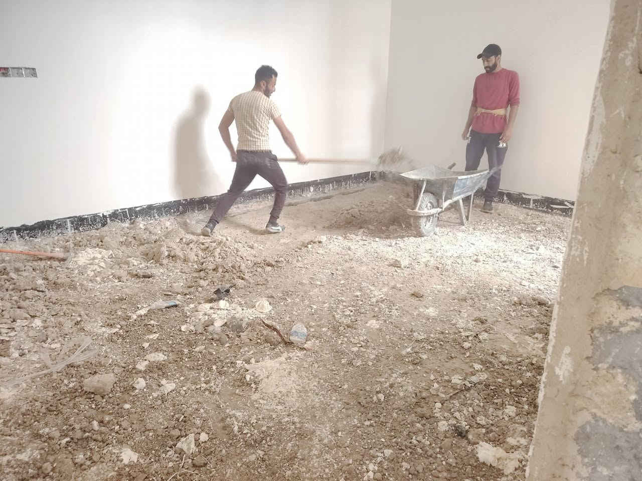 سلام عليكم  /  يوجد كادر عمل جاهز /  تصعيد مواد /  تنضيف بيوت /  تفليش /  تكشيط /  دفن نهري /  شقلنه ليل ونهار /  ومعداتنه جاهزه  ومالك دخل بكلشي تأخذ شقل جاهز مني سلمني شقل وتأخذ شقل جاهز / ماعليك بس تصال على رقم /// ***********
