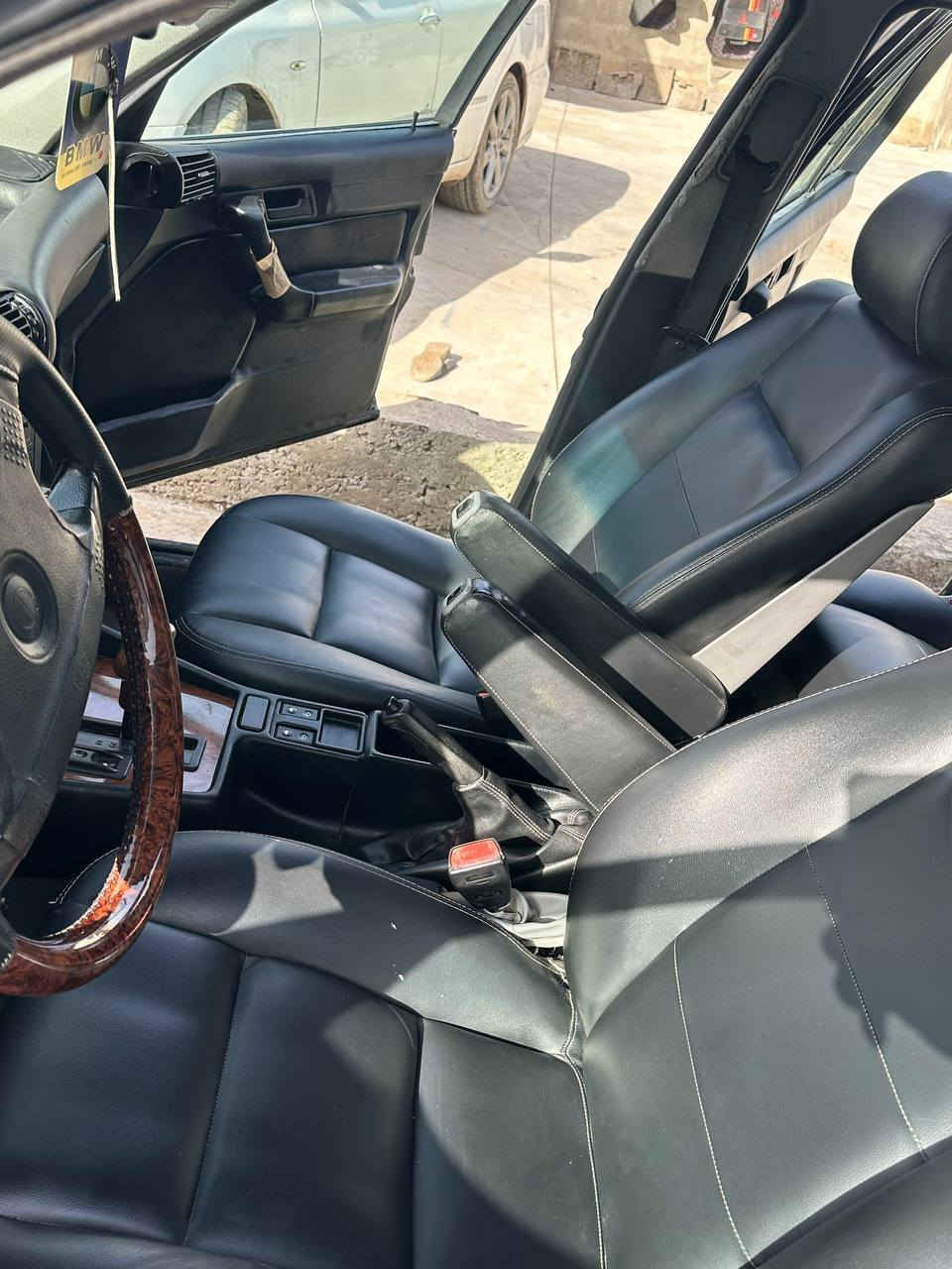 بەناوی خوای گەورە
ئەدمنی بەڕێز 
ئەم ناوغورفەیەم هەیە ماشەللە لۆک لۆکە 
بەرگەدەرگای سفر کوشنی سفر کامل ئەیفرۆشم
دوای پەرەدەی بیلادیشە بۆسعر تەلەفون کەن
***********
