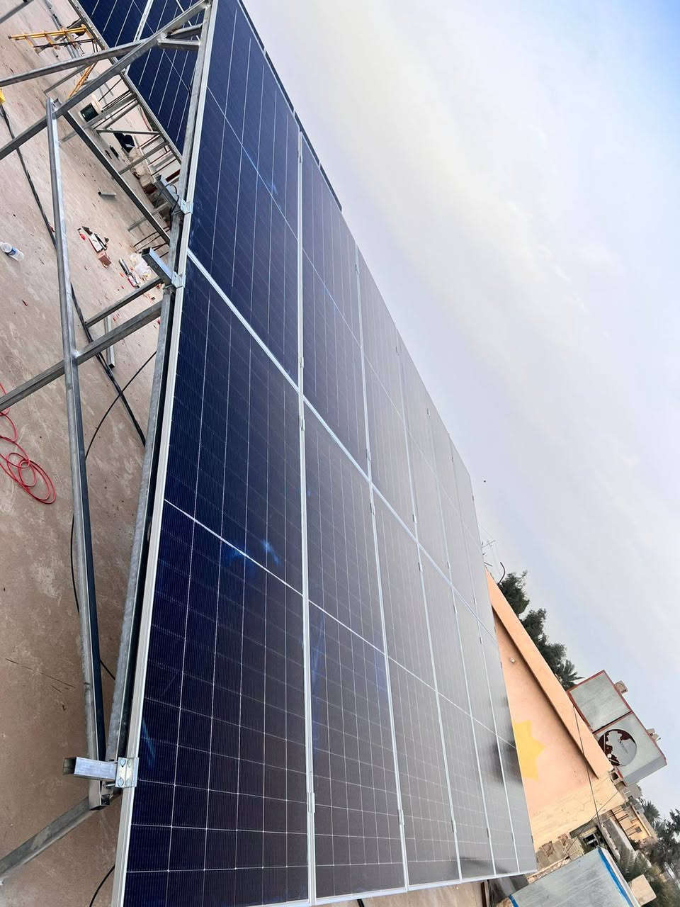 اللهم صلِّ على محمد وآل محمد

تم وبحمد الله… 

 تنصيب منظومة طاقة شمسية 40 أمبير (ليلي – نهاري)
منظومة مصممة تشتغل بثبات وتخلّيك مرتاح من القطع 🌞💪
🔆 مواصفات المنظومة:
✔️ 24 لوح شمسي قدرة 620 واط – ضمان 12 سنة
✔️ إنفيرتر 12 كيلو واط IP65
✔️ ضمان الإنفيرتر 5 سنوات
✔️ بطاريات عدد 3
✔️ سعة البطارية الواحدة 15.36 كيلو واط / 314 أمبير
✔️ عمر تشغيلي يصل إلى 8000 دورة
🧠 تجهيز متكامل:
✔️ بوكس منظومة كامل
✔️ جوزات DC عدد 3
✔️ جوزات AC سمارت عدد 2
🛠️ تنفيذ مهني:
✔️ حديد مغلون سماكة 2ملّيم
✔️ واير DC قياس 6 ملم
✔️ واير AC قياس 10 ملم
📍 موقع النصب:
ديالى – الخالص – قرية جديدة الاغوات
🏢 مكتبنا:
ديالى –  الخالص - قرية سعدية الشط
🔧 التنفيذ بإشراف
مكتب الوسام للطاقة الشمسية
📞 ***********
🌞 من تحب الشغل المضمون… تعرف وين تروح
🔥 والله وليّ التوفيق
