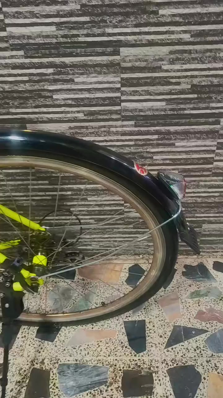 بيسكل ترحال مسافات طويلة للبيع
لبايك حجمة /28 فريم عالي 
مكينة امامي 3 خلفي 8
لبيسكل وضع لحاوية نضافتة 95/100
من شركة فوجي العالمية 
فول بل كامل معدن المنيوم 
مستعمل شي قليل 
سعر جدن مناسب 
تفظل خاص ودلل


**إذا كنت صاحب هذا الإعلان وتريد حذفه لأي سبب، رجاءا أرسل رسالة إلى الدعم الفني**