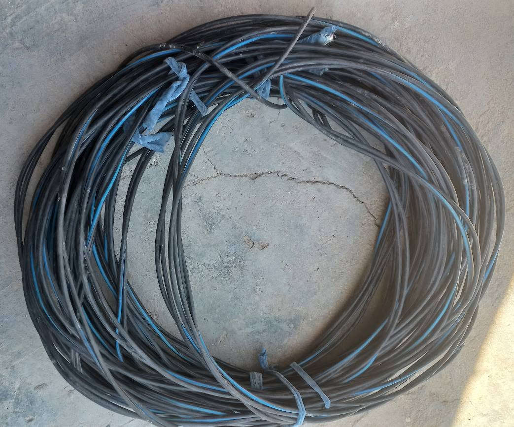 كيبل ضفيره حجم 2*35  تركي اصلي طول 90 متر السماوا, المثنى


**إذا كنت صاحب هذا الإعلان وتريد حذفه لأي سبب، رجاءا أرسل رسالة إلى الدعم الفني**