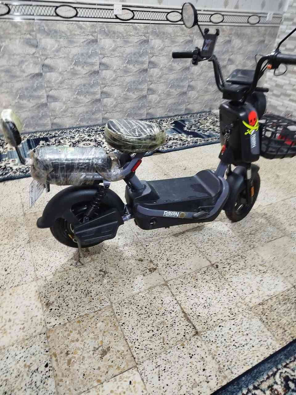 دراجه شحن للبيع دراجه جديده ما مستخدمه شي بسيط السعر ٣٥٠وبيها مجال ***********كوت حي الجهاد
