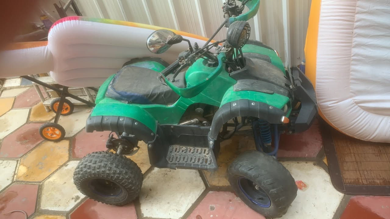 شباب عندي هاي الدراجة متروكة بس جيب باتري وتشتغل مكينة 120 عندي وياهه زوج تايرات ربع عمر او ويلات وكالريتر مكاني القاهرة قرب جامع النداء سعرهه ب 250


**إذا كنت صاحب هذا الإعلان وتريد حذفه لأي سبب، رجاءا أرسل رسالة إلى الدعم الفني**