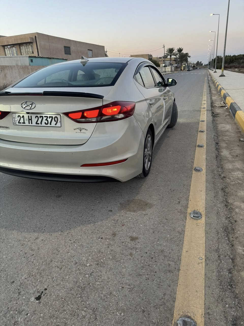 سلام عليكم النتره موديل 2017 وارد امريكي حادثهه بس جاملغ وبنيد السياره جديده مكينه وكير وحداديه وتخم تاير كلهن خير من الله منضومه زنون اصلي السياره احله من الصور رقم شمالي الجديد سنويه جديده 30 راعيهه يمي تريد وكاله او تحويل اني حاضر السعر 118 وبيهه مجال قليل حك الجيه الهاتف ***********
