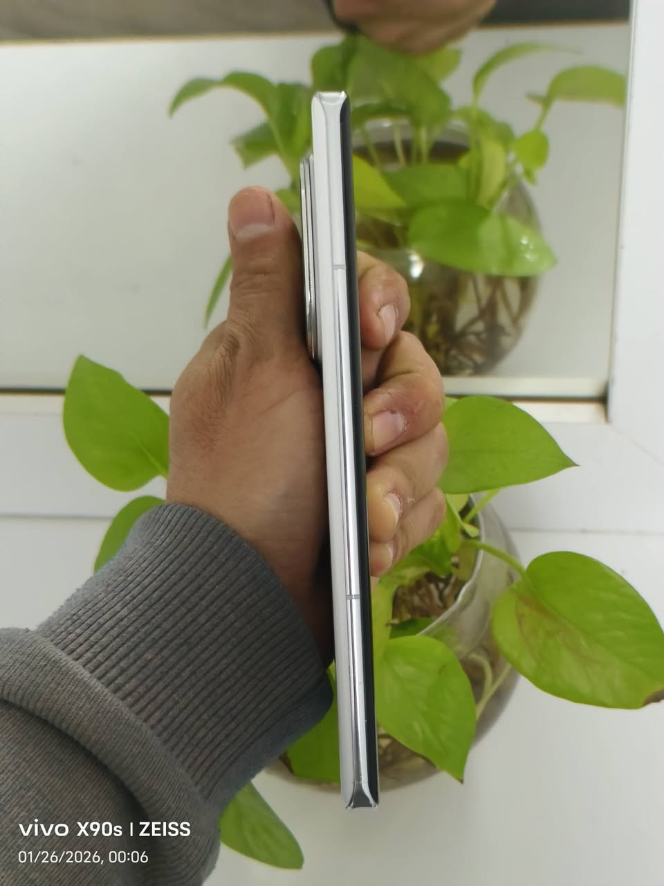 iqoo 12pro china
رام 12
ذاكره 256
بدون ملحقات 
فقد ويا 3  كفر
جهاز وتر بروف 
مواصفات معروفه باليوتيوب 
نسبه النظافه%97
توصيل موجود 
*********** واتس ابب
