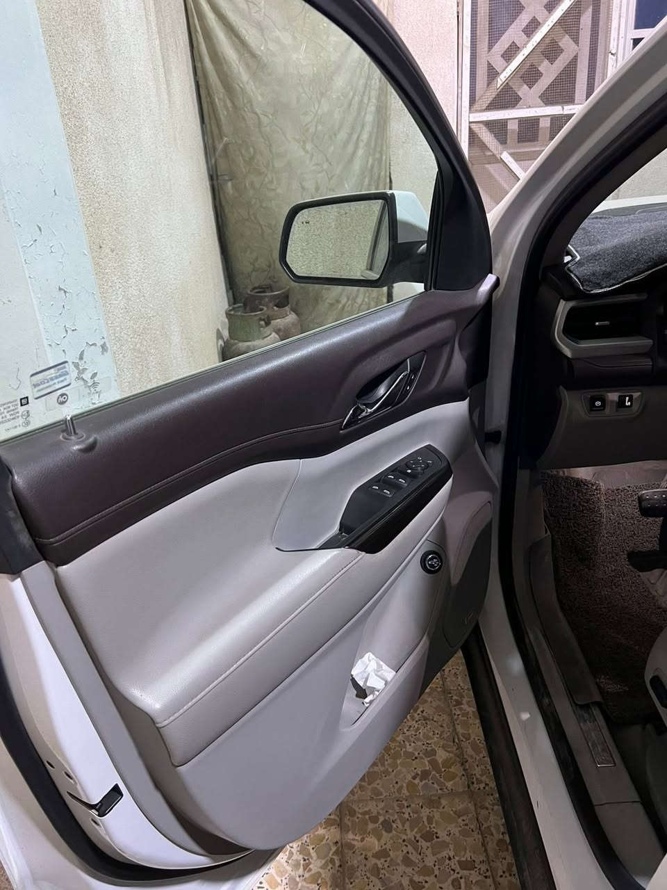 سلام عليكم
سيارة اكاديا موديل 19 وارد امريكي حادث جداً بسيط
محرك6 سلندر
سيارة مواصفات SLT فول مواصفات معروفة
تنته +بانوراما
تخم تايرات جديد
رقم بغداد دولي بأسمي تحويل ثاني يوم
سيارة جاهزة ونظيفة وكفالة كير ومحرك شغل وطلع بيها لكربلاء 
سعر المطلوب215$ وبيها مجال بسيط
مكان السيارة البصرة
رقمي ***********
