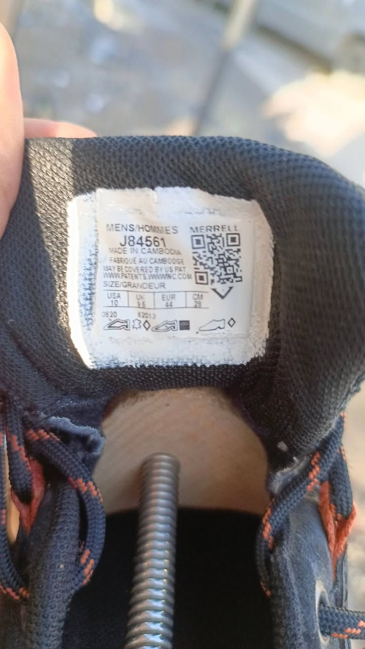 السلام وعليكم حذاء جبلي نضافه 95 عنوان بغداد البياع بقرب من مصرف بغداد لايوجد توصيل ‏‪***********‬‏
