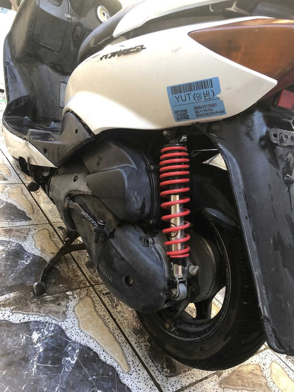 السلام عليكم دراجه سكنس ياباني سرعه ١١٠ للبيع الدراجه مكينه ابلادممفتوحه كهربائياته كله شغاله نكره سلف وهندربكل وكت السعر٤٥٠ الرقم *********** المكان حي الجهاد
