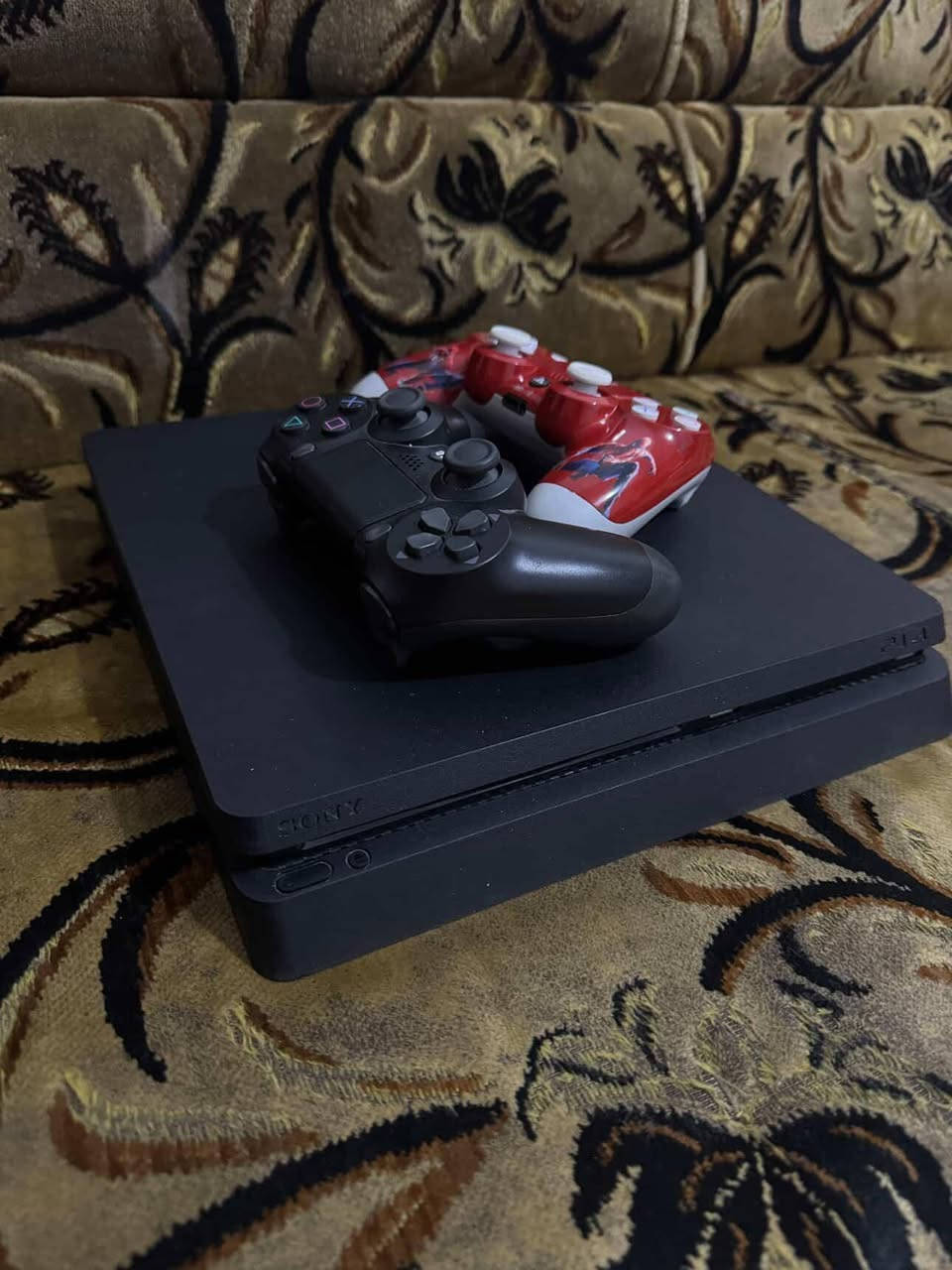 نضام 9 سلم مهكر كلش جديد لا مفتوح ولا مصلح اطي بي ضمان وبي العاب واربع يدات تلاثة الاصليات مالاتة او وحدة  تجارية وكارتونتة هم موجودة ذاكرتة 500 
رايدة 275 المكان كوت 
***********
توصيل موجود
