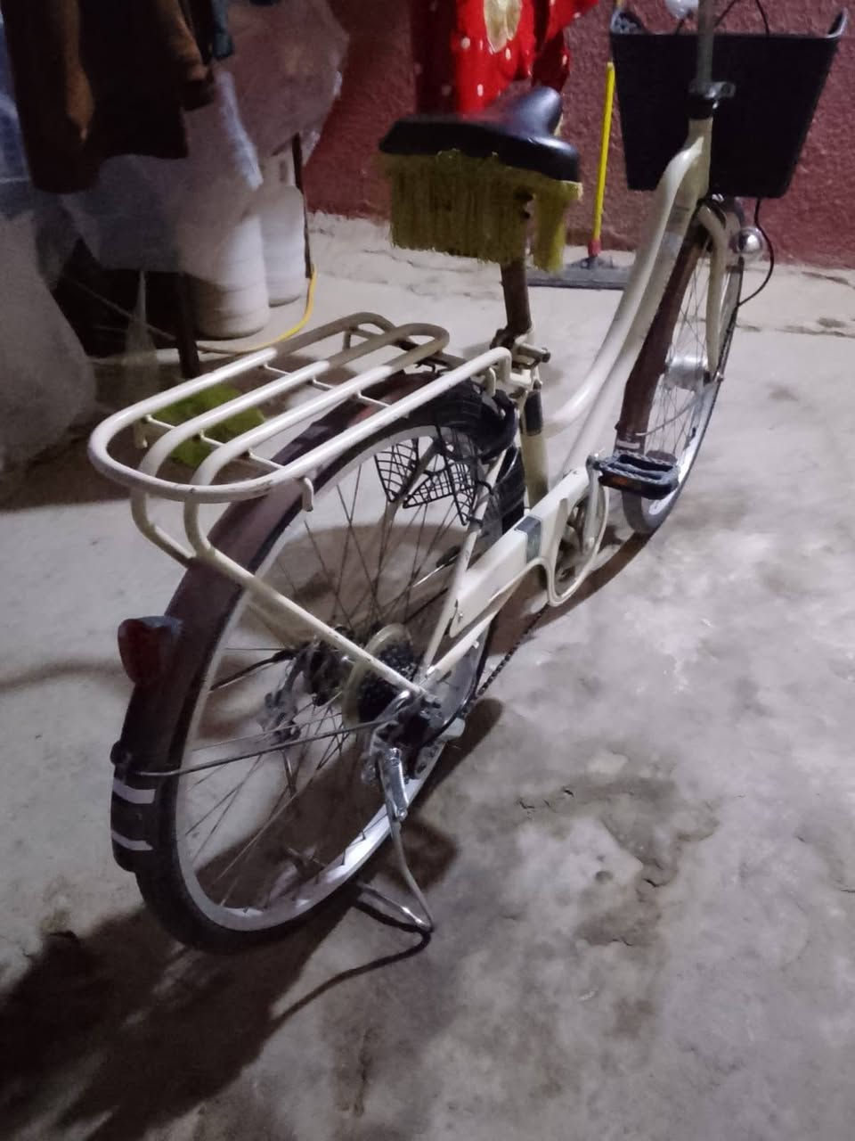 بايسكل بطه ياباني حجم 26 بريكات امامي و خلفي سعر ٨٥ الف


**إذا كنت صاحب هذا الإعلان وتريد حذفه لأي سبب، رجاءا أرسل رسالة إلى الدعم الفني**