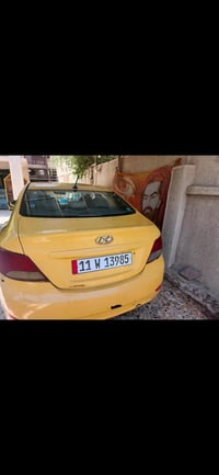 اكسنت • ٢٠١٣ • حادثة خلفية