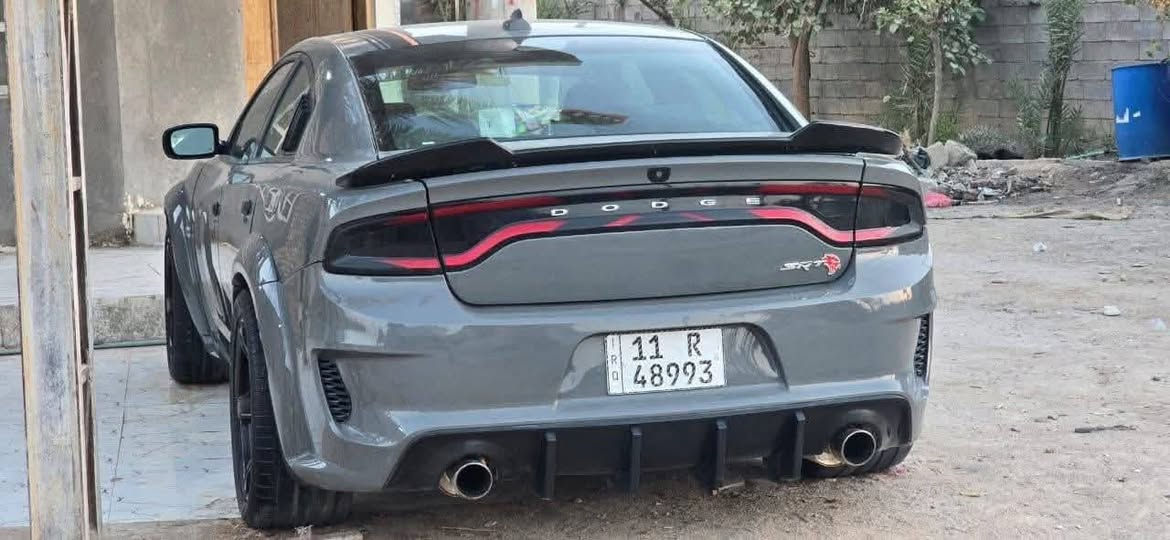 السلام عليكم
جارجر موديل ١٩اصل اصل 

حادثه جاملغ وبنيد بامريكاا 

مصبوغه تغيير لون بامريكا.  حته شغل وايد بدي شغل امريكا 

مكينه ٥٧٠٠  خرسه مكفوله مع الكير جديد 

كشنات حضن كهربائيه

فووول سياره عده تنته 

تخم تاير  مع حداده رزانه فووول 

شاشه جييره   معرب

شفتات ستيرن 

تشغيل عن بعد 

سماعات دمام 

كزوز رعب ريمونت سعره ٥ورقات

بيه هواي مواصفات 

سياره جديده مال بيت مال واحد جناي 

سياره بسمي تحويل ثاني يوم 

السعر 135 وبيه مجال للشراي 

***********
