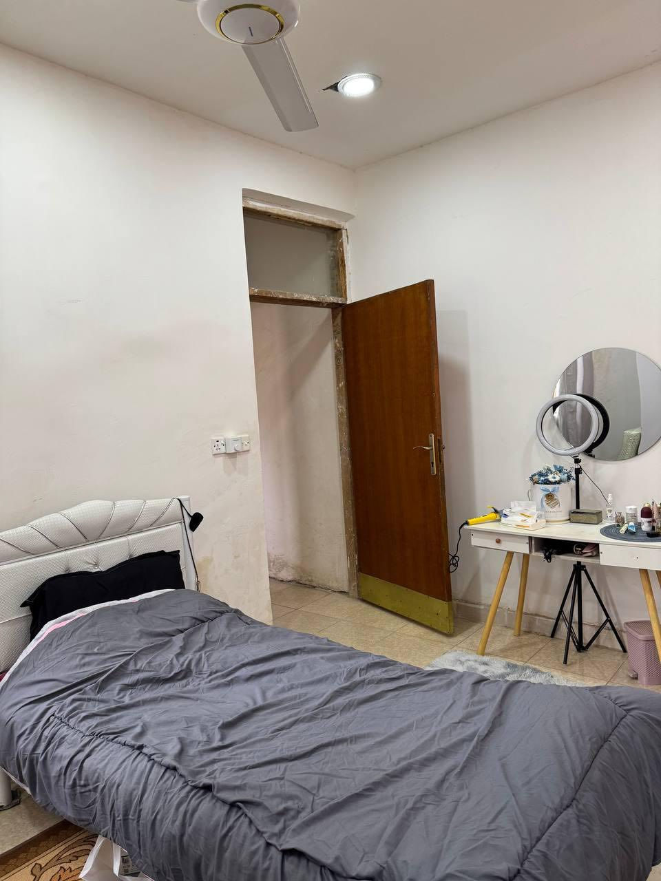 بيت للبيع الدورة زراعي العبيدي
طابو زراعي 
جاهز طابقين  
الطابق الاول  استقبال ومطبخ وخدمات
طابق ثاني ثباث غرف نوم وخدمات 
السعر 175 قابل للتفاوض
تتصل للاستفسار غير متواجد على الفيس
رقم الهاتف/واتساب
0781 293 8664
