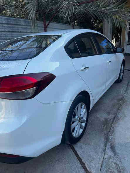 السلام عليكم كيا سيراتو 2018 خليجي للبيع محرك 1600 ماشيه 65 الف سنويه جديده
فول مواصفات عدا البصمه 
سياره مابيها  ע ضربه ولا صبغ مكفوله كفاله
عامه عدا الطخه الي بالدوسه مثل ما موضحه
بالصوره وسونرها موضح بالصوره 
سياره مكفوله كفاله عامه بأسمي مكانها الاعظميه 
السعر 148 ورقه
للتواصل على الرقم ***********
