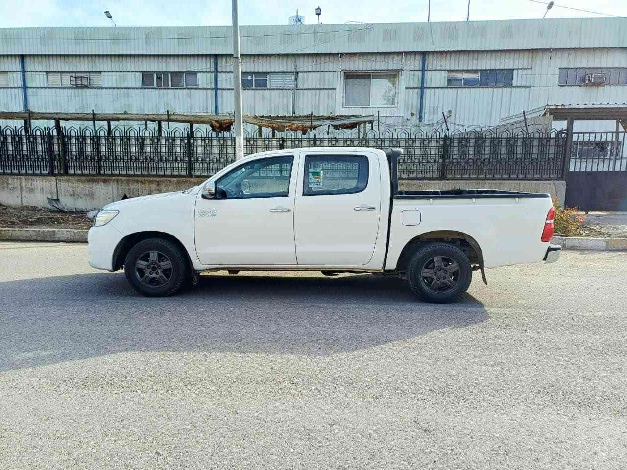 مەرزیە مودیل 2013گێر عادی
داخل سور قولاب 
جملغ بونید سبوغ کەمێک ساردەکوتی هەیە
گێرومکینەی بەشەرتە بێ عیبن 
سەنەوی رەقەم فحسوهەزەی نوێیە بەناوی خومە تحویل وەکالە بەشەرتە 
 سعری 163وەرەقە شوێن هەولێر
ژم *********** أربيل, العراق
