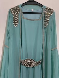 للبيع • جديدات • ملابس