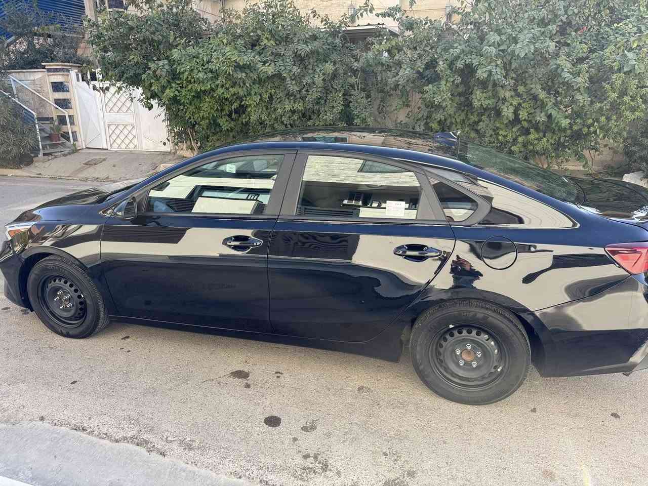 السلام عليكم
للبيع كيا فورتي ٢٠٢٤
كير ومحرك كفاله 
شاشه وكاميرا 
رادار
كروز سرعه وتحكمات
توقف ذاتي 
تحديد مسار
بدون صبغ دعاميه خلفيه مصبوغه فقط 
وبيها بارد قليل 
والسونار مرفق موضح كلشي 
وصور حادثها موجوده بالمنشور 
السياره ماشيه ٣٢ الف فقط
رقم بغداد دولي 
سنويه بأسمي 
السعر ١٥٣
مكان السياره بغداد حي الجهاد 
***********
