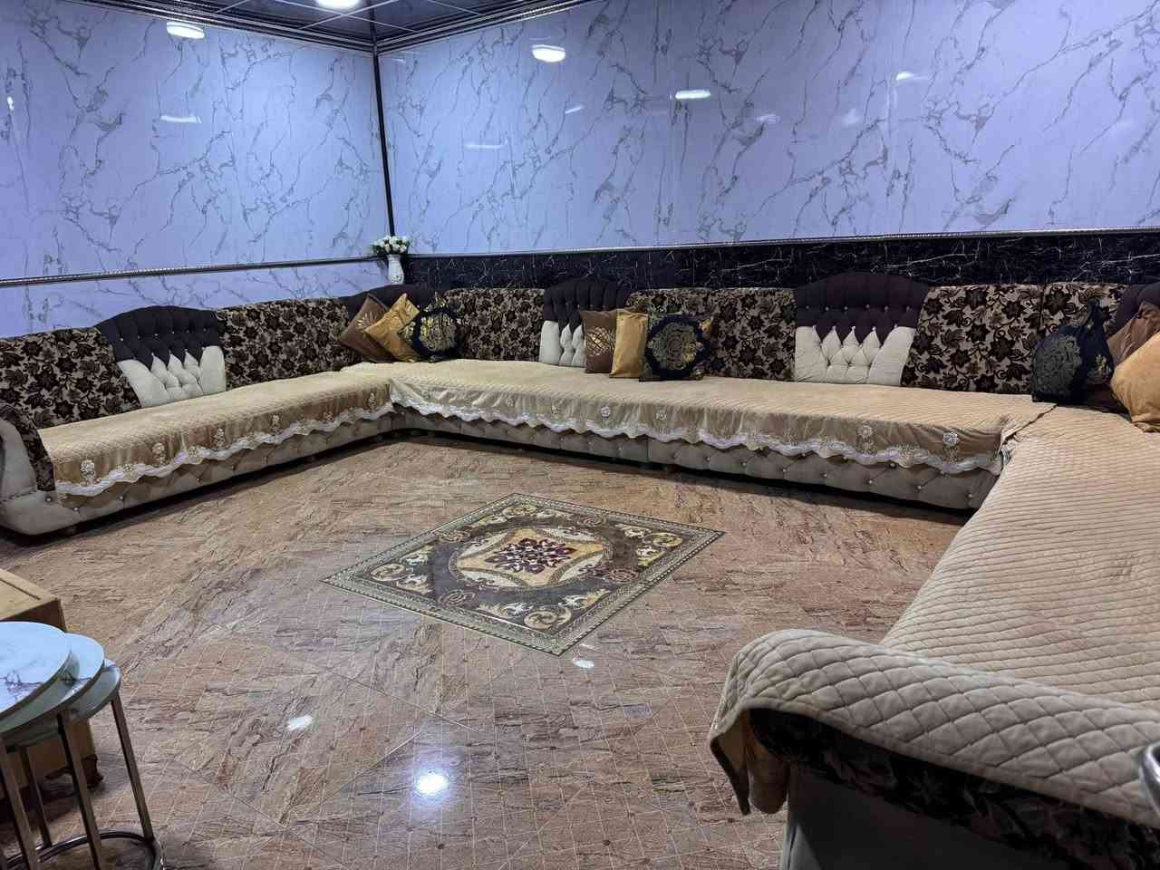ديوان عراقي فصال خشب ثقيل كلش بلوك ..دوشمة نظيفه حيل.. زاويتين  قياس 12 متر ..السعر 600 بيه مجال
عنوان الانتصار شارع 60 قرب اسواق الخضراءء


**إذا كنت صاحب هذا الإعلان وتريد حذفه لأي سبب، رجاءا أرسل رسالة إلى الدعم الفني**