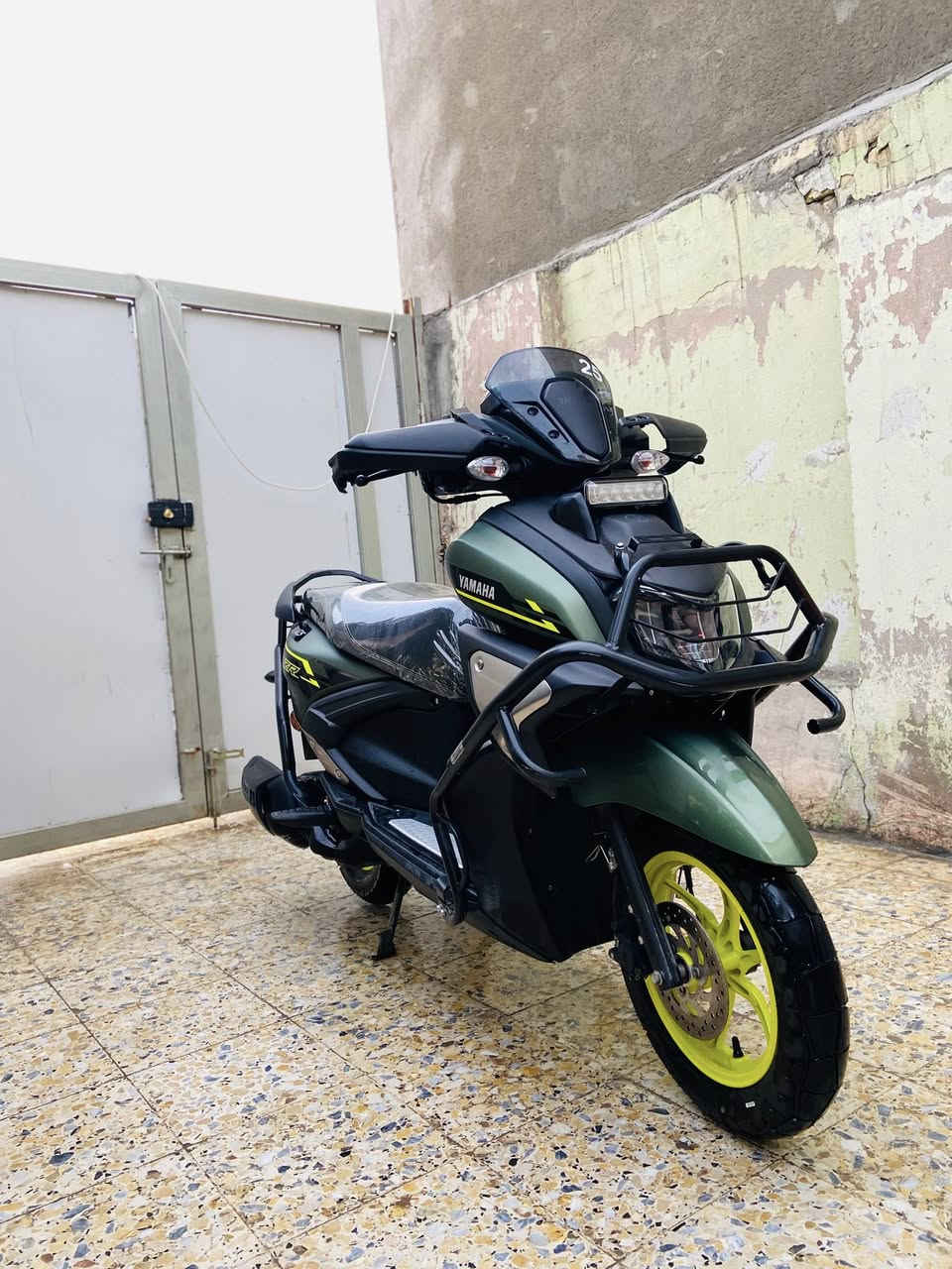 باسم الله زت ار 25 كامل للاخير كفاله من الشخط للبيع الدراجه زيرو بعدهي سويجين وغرلضها كامله للاستفسار ***********
